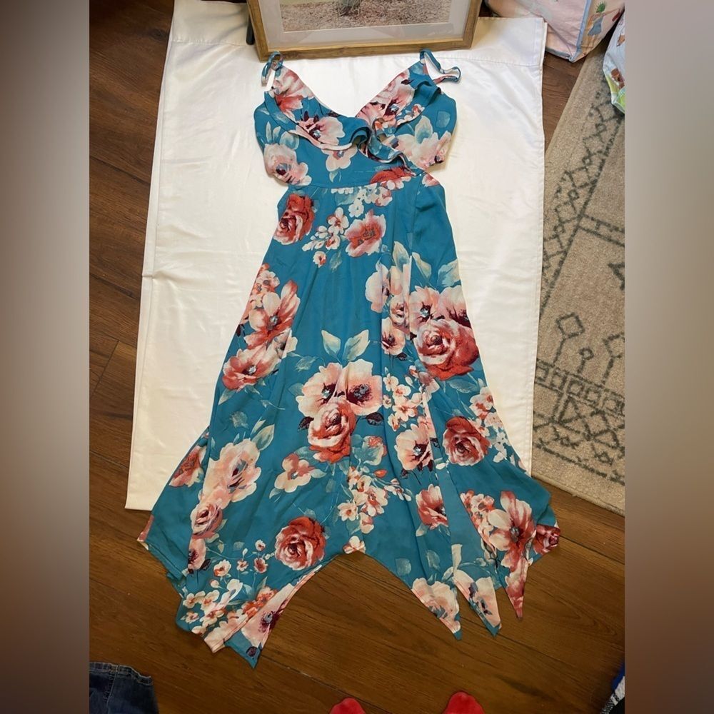 Inspired Hearts size large blue floral midi dresss